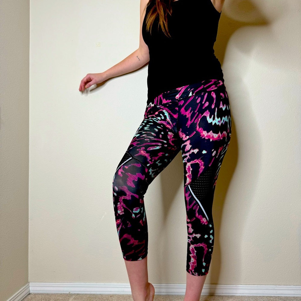 Women’s bold print leggings